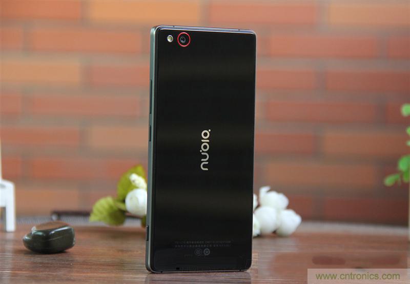 無邊框的 nubia Z9 ，一款既有驚喜，又有驚艷的智能手機