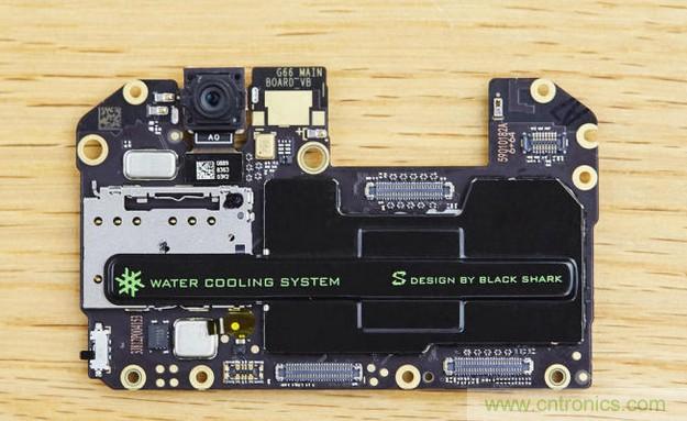 拆解黑鯊手機：多級直觸一體式液冷系統有什么門道？